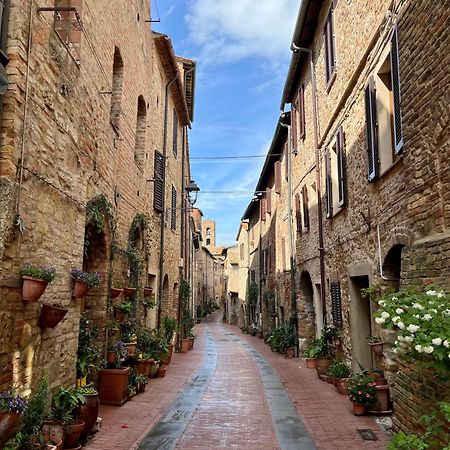 Appartamento Mirella In Centro Storico Casole dʼElsa Exteriör bild